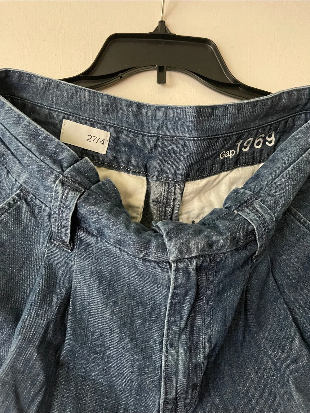 Gap Women's Pleated Blue Denim Jeans